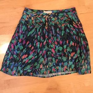 Hinge skirt